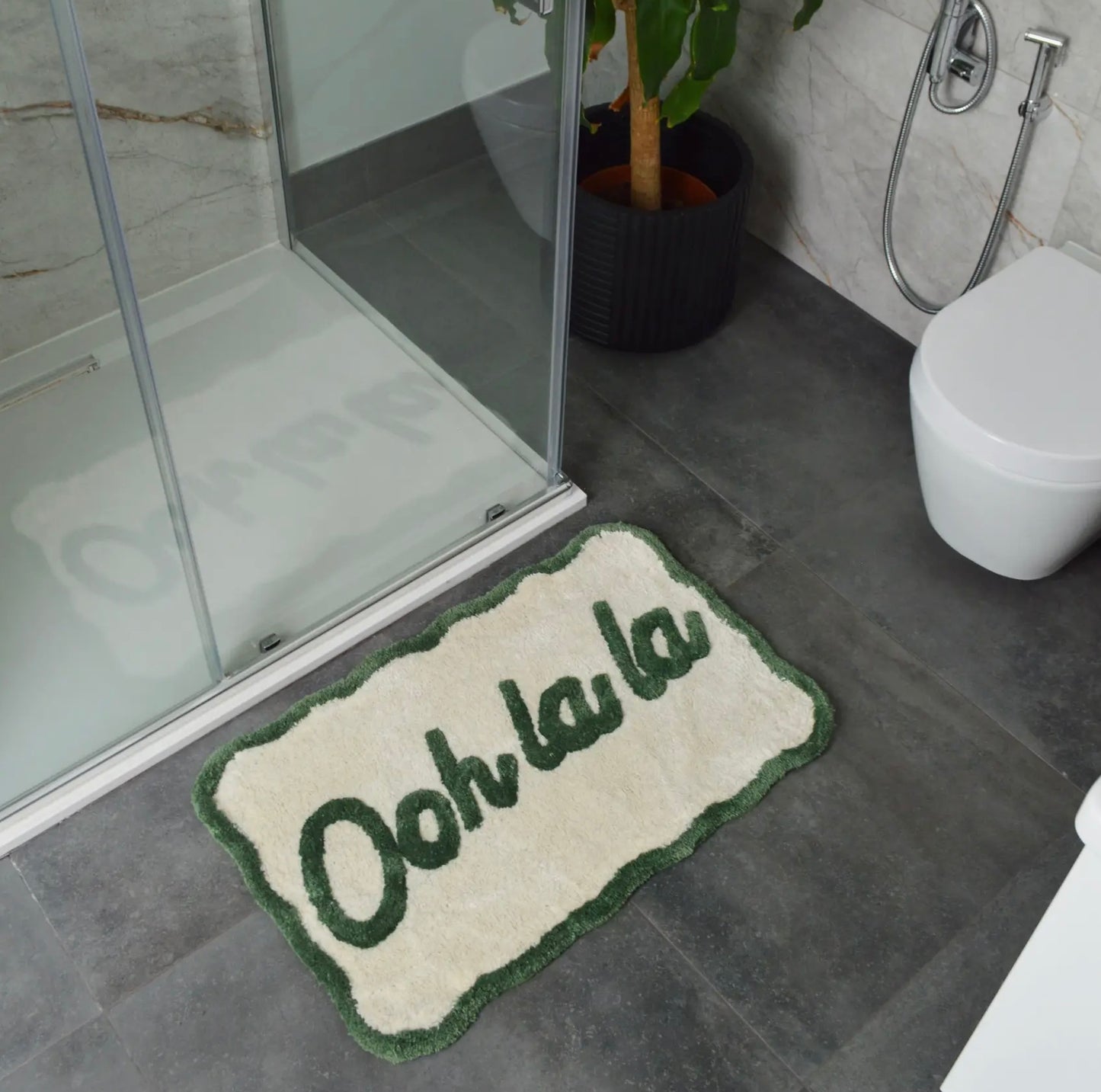 Ooh La La Scalloped Non Slip Bath Mat