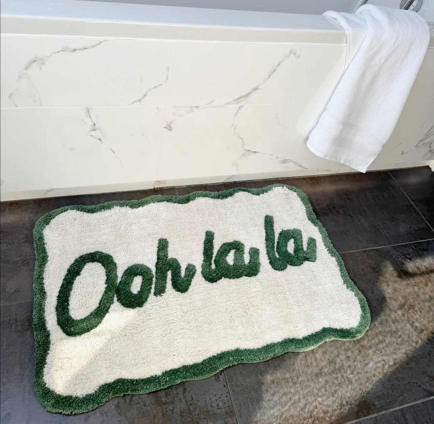 Ooh La La Scalloped Non Slip Bath Mat