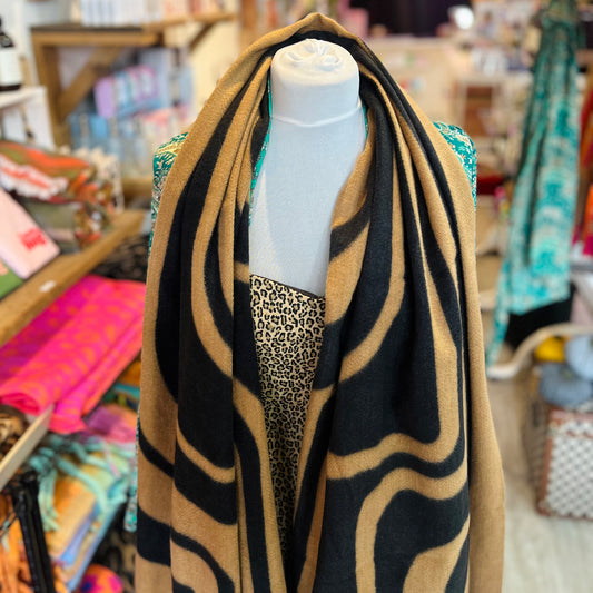 Rust & Black Geometric Midweight Scarf